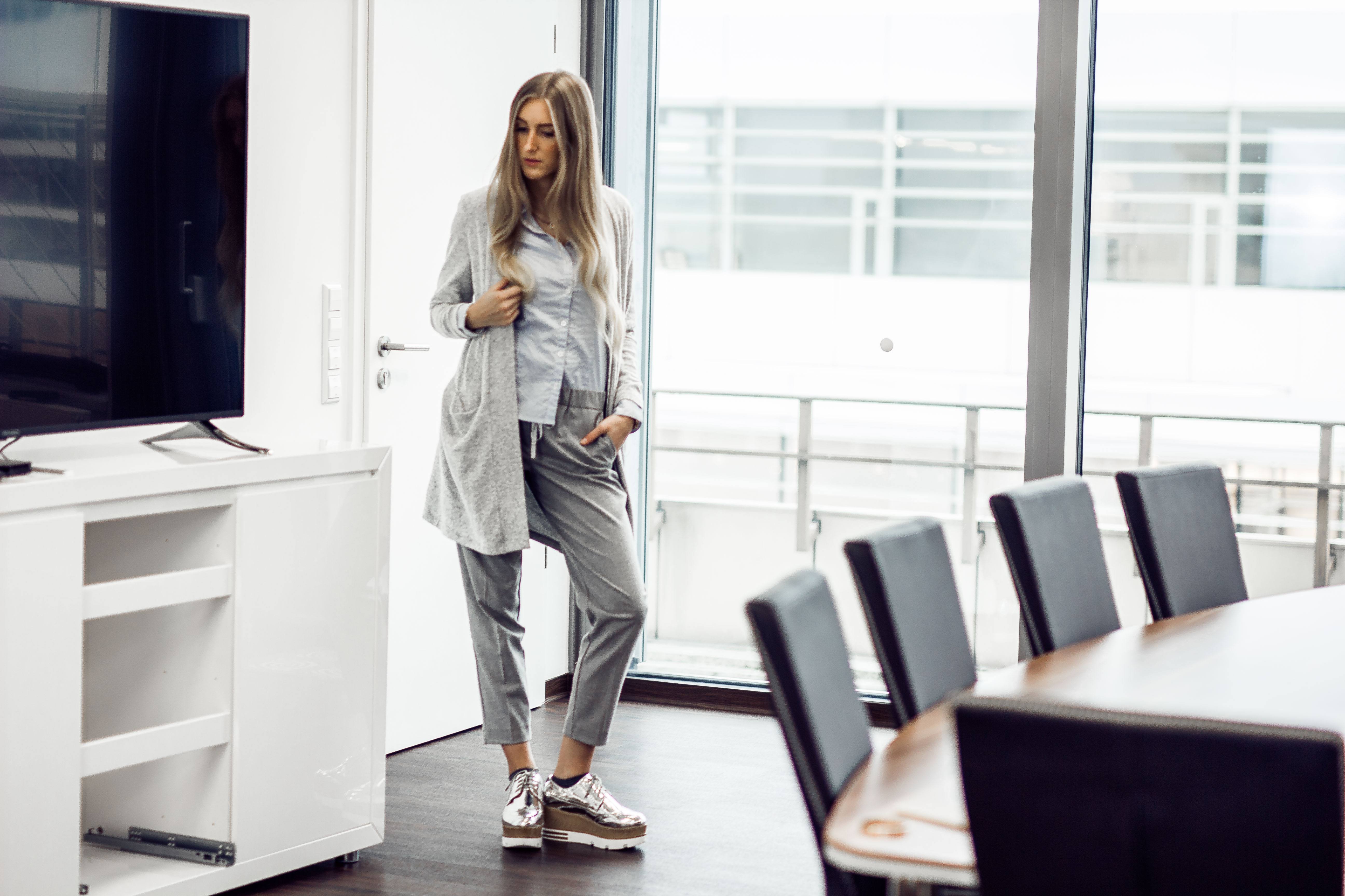 business grey outfit of the day - fashionblogger 
